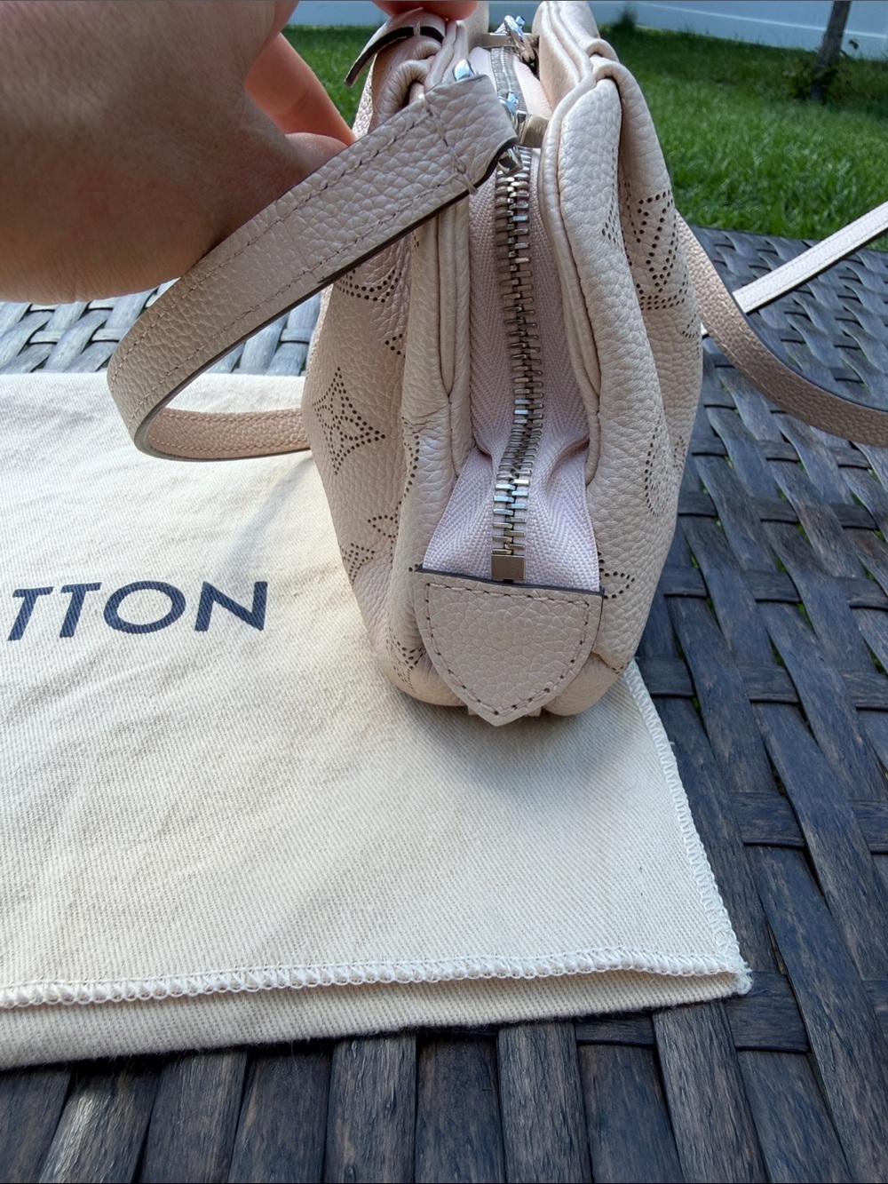 NWT Louis Vuitton Mahina Scala Mini Pouch - Picture 4 of 9